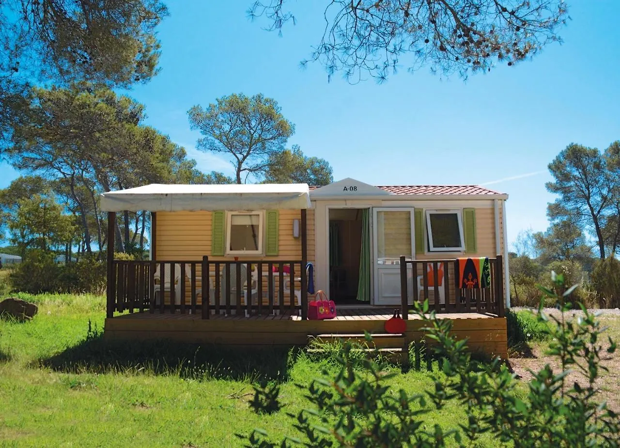 ***** Kemping Parc Saint James Oasis Village Puget-sur Argens Francja