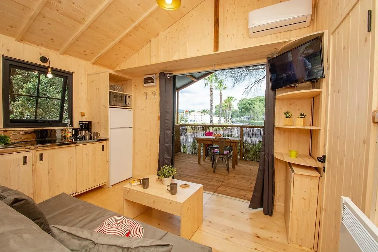 Parc Saint James Oasis Village Puget-sur Argens Francja